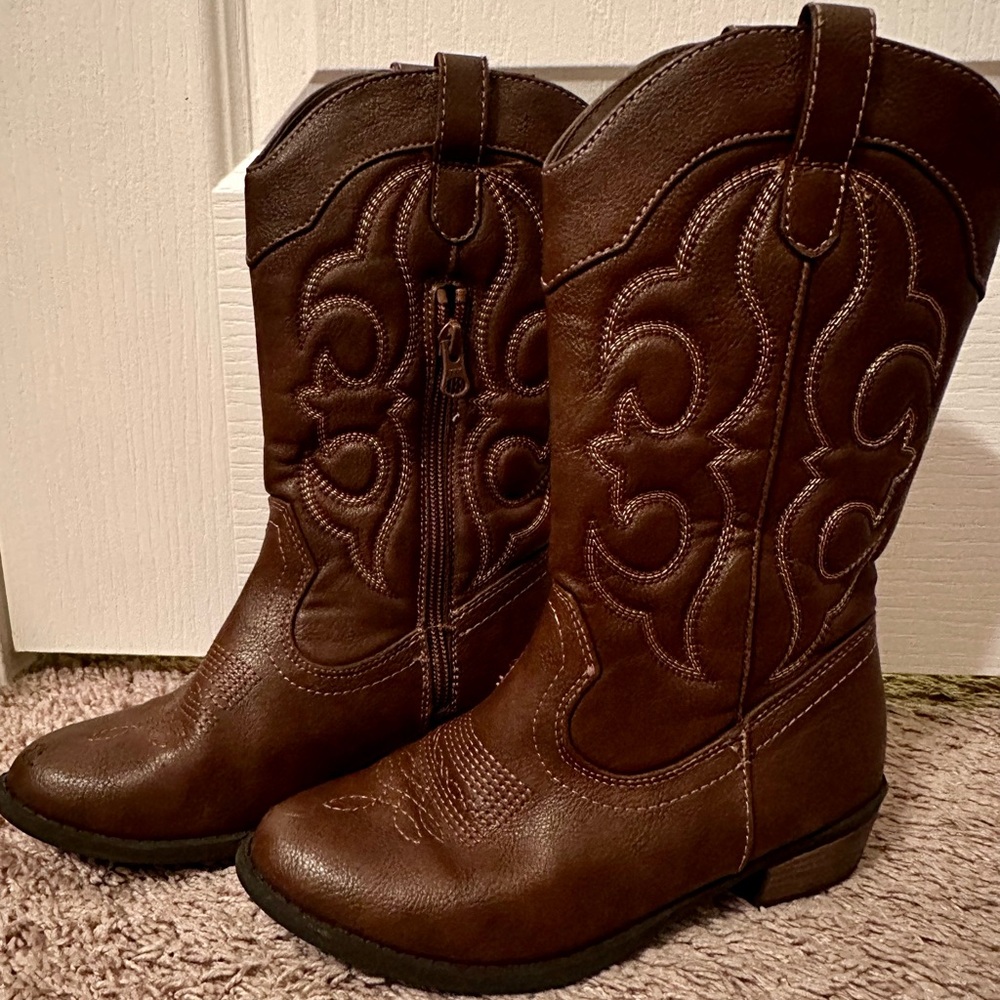 Cat & Jack brown girls boots size 2